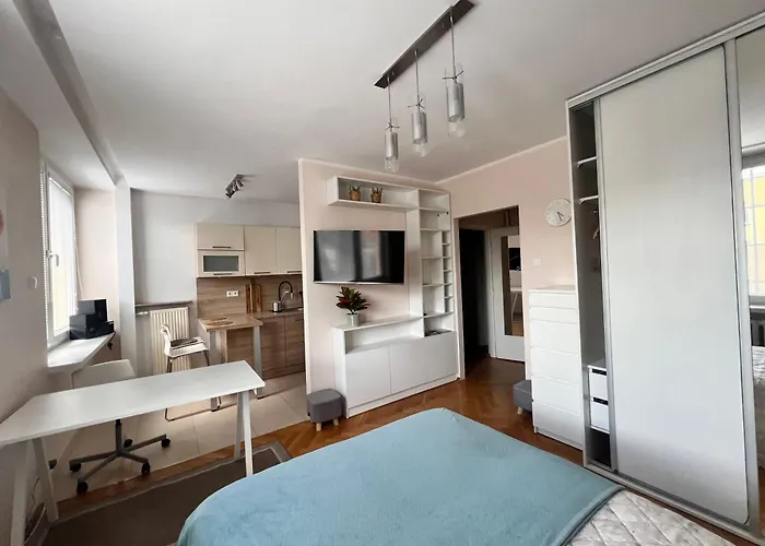 Corazziego Plac Bankowy شقة